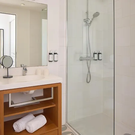 Western Le Port Hotel 3*