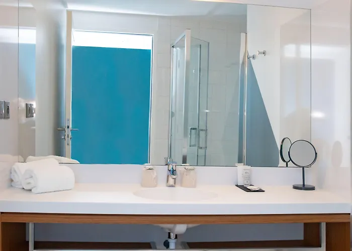 Western Le Port Hotell 3*